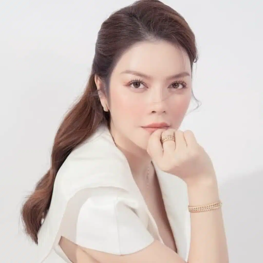 Lý Nhã Kỳ tiết lộ chuyện tình với nam doanh nhân, 1 năm chỉ gặp vài lần