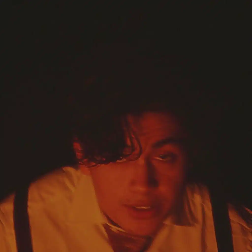 Run em Down (feat. Avelino)