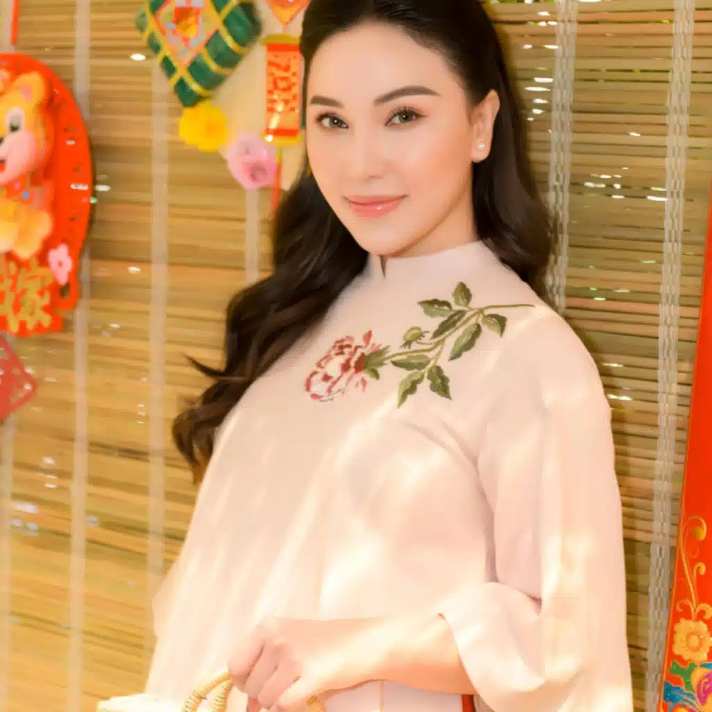 Quỳnh Thư lại giảng đạo lý về bạn bè - nghi vấn đá xéo Vũ Khắc Tiệp?