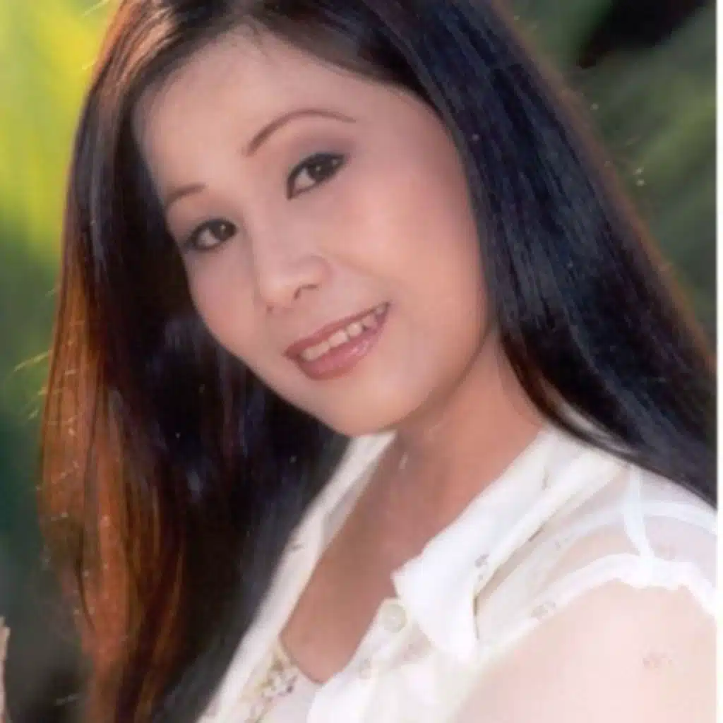 Tài Linh đến viếng cố NS Ngọc Đáng, đồng nghiệp xúc động vây quanh, diện mạo tuổi 66 thế nào?