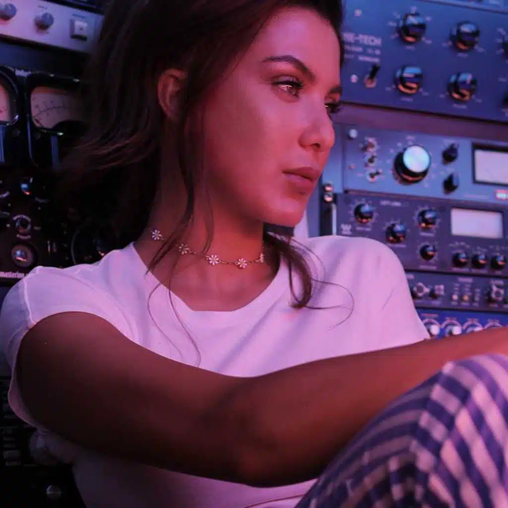 بحلم بلقاك (كوفر)