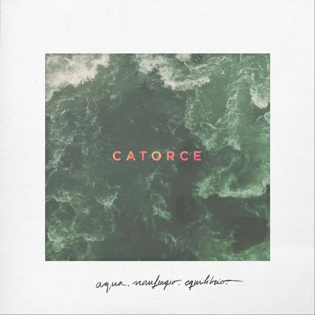 Agua. Naufragio. Equilibrio.