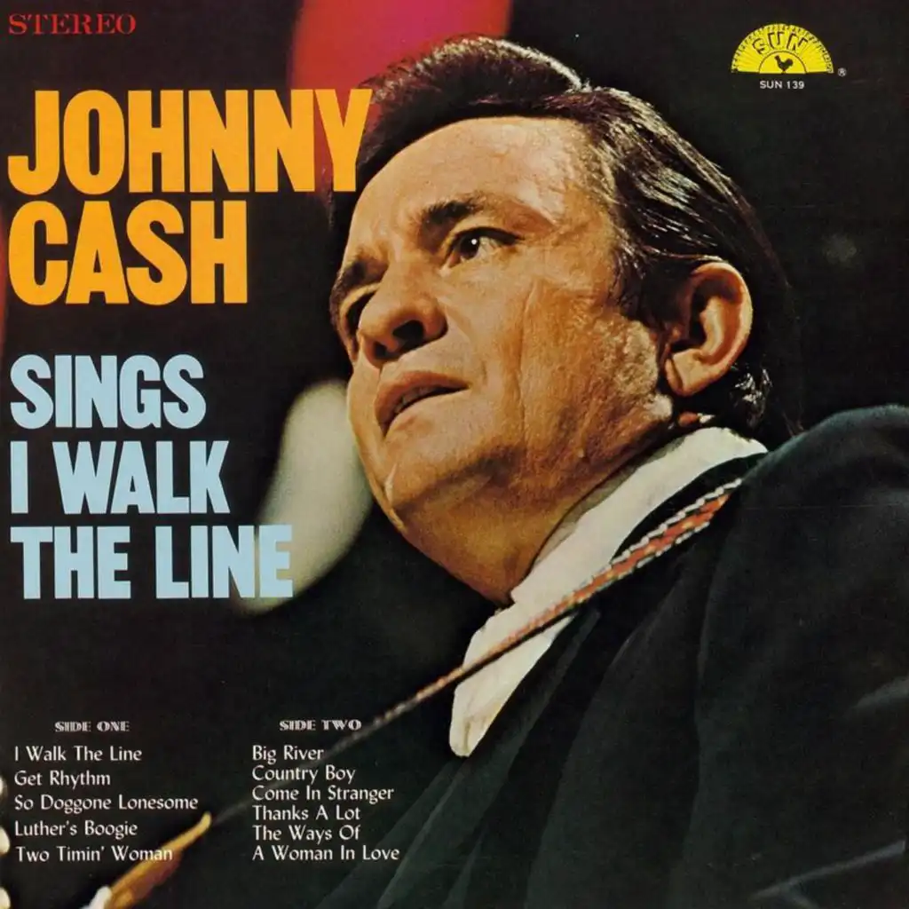 Sings I Walk the Line (feat. The Tennessee Two)