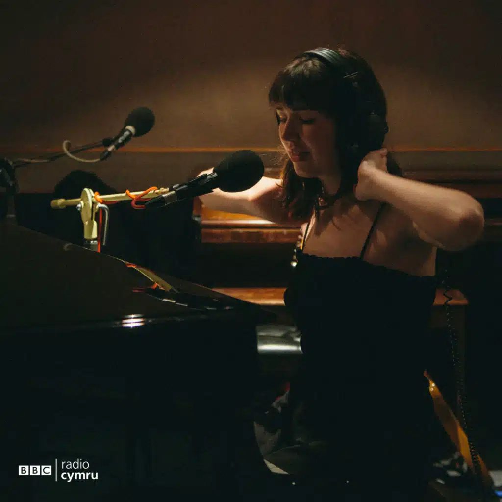 Olwen (Yn Fyw / Live at BBC Maida Vale Studios)