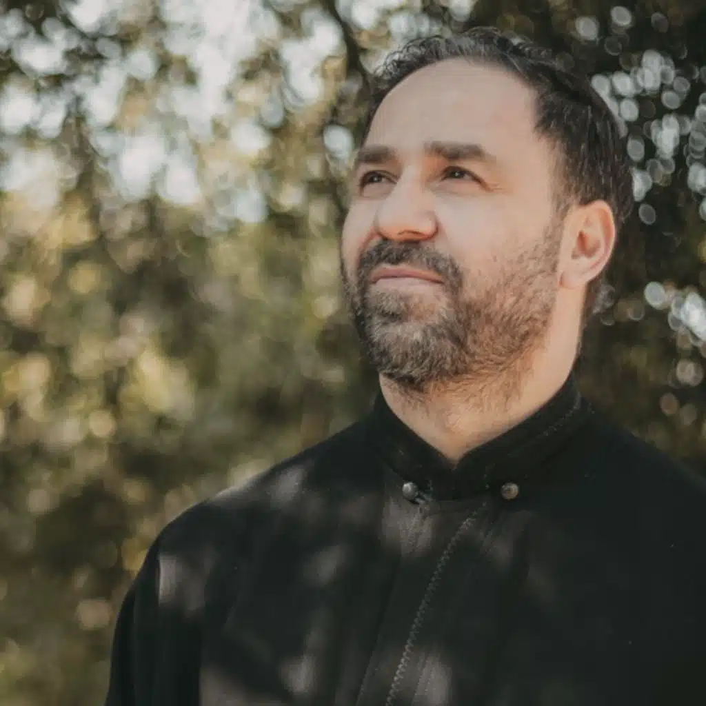 رفعت عينيّ 2022