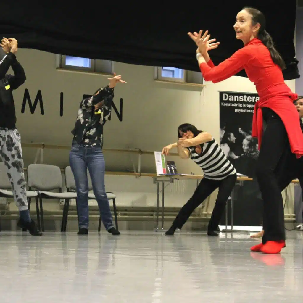 Dansa dig frisk i kropp och hjärna