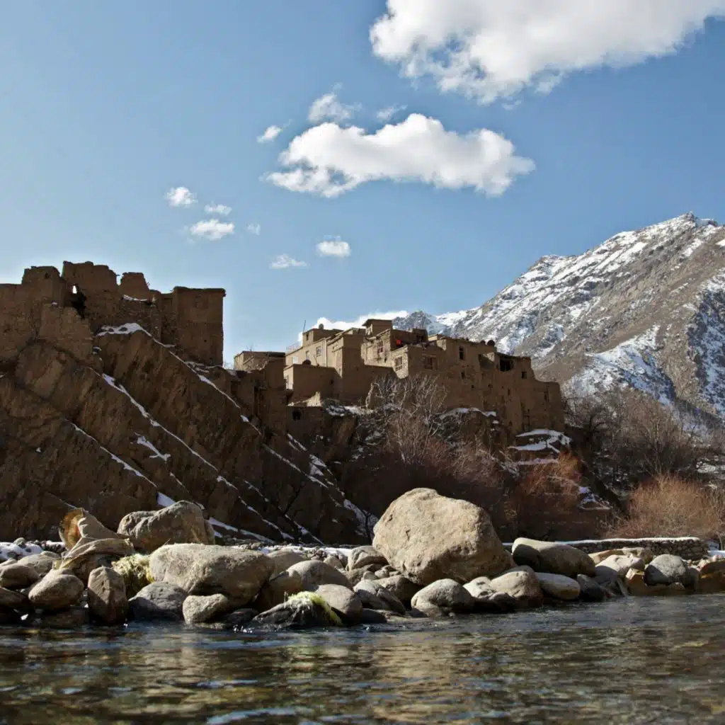 Episode 1: آهنگ انجیل پنج پالوچی