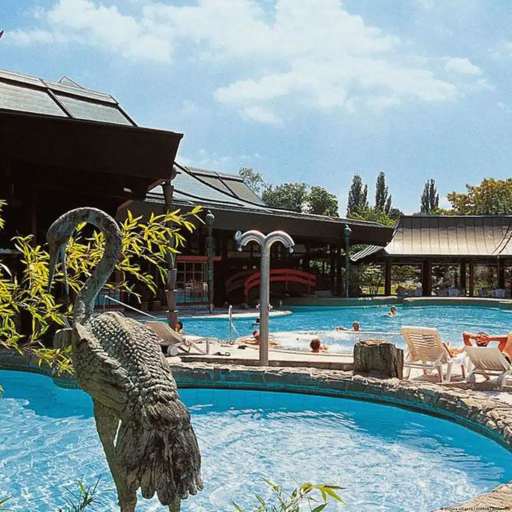 Lektion 50: In the swimming pool – Im Schwimmbad