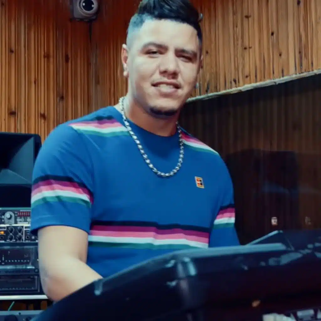 Lbayda Tayhatli Saha (feat. Kader Zakzouk)