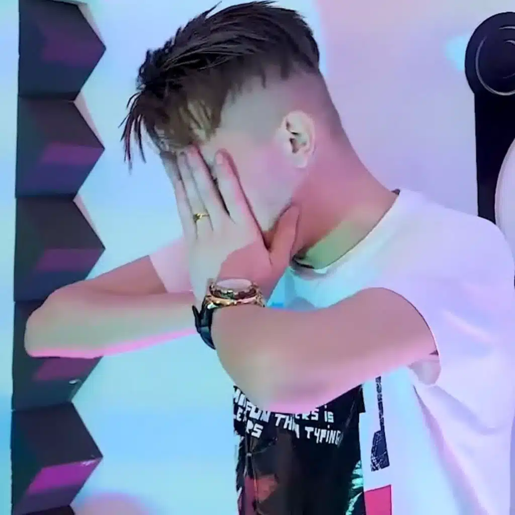 gabartak ghalta 3cha9tak Men Galbi (feat. Wissem El Benz)