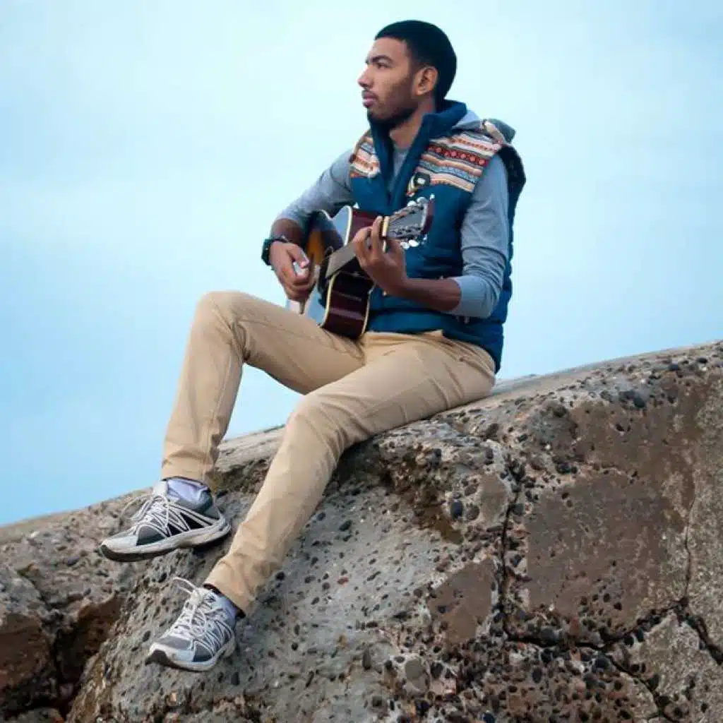 بحلم يوم تنادينى