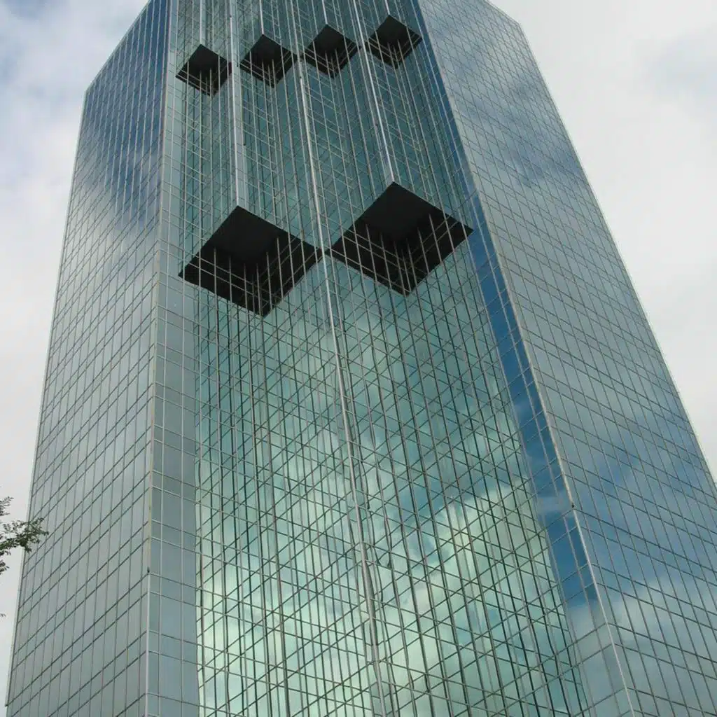 Episode 7: How to Get Large Customers