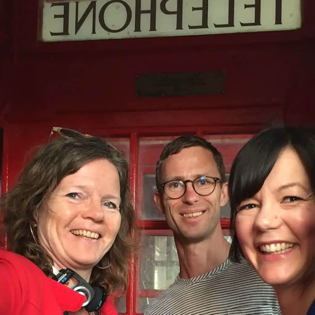 Kossornas planet reser till London – med världens äldsta dimma, tunnelbana och telefonkiosker