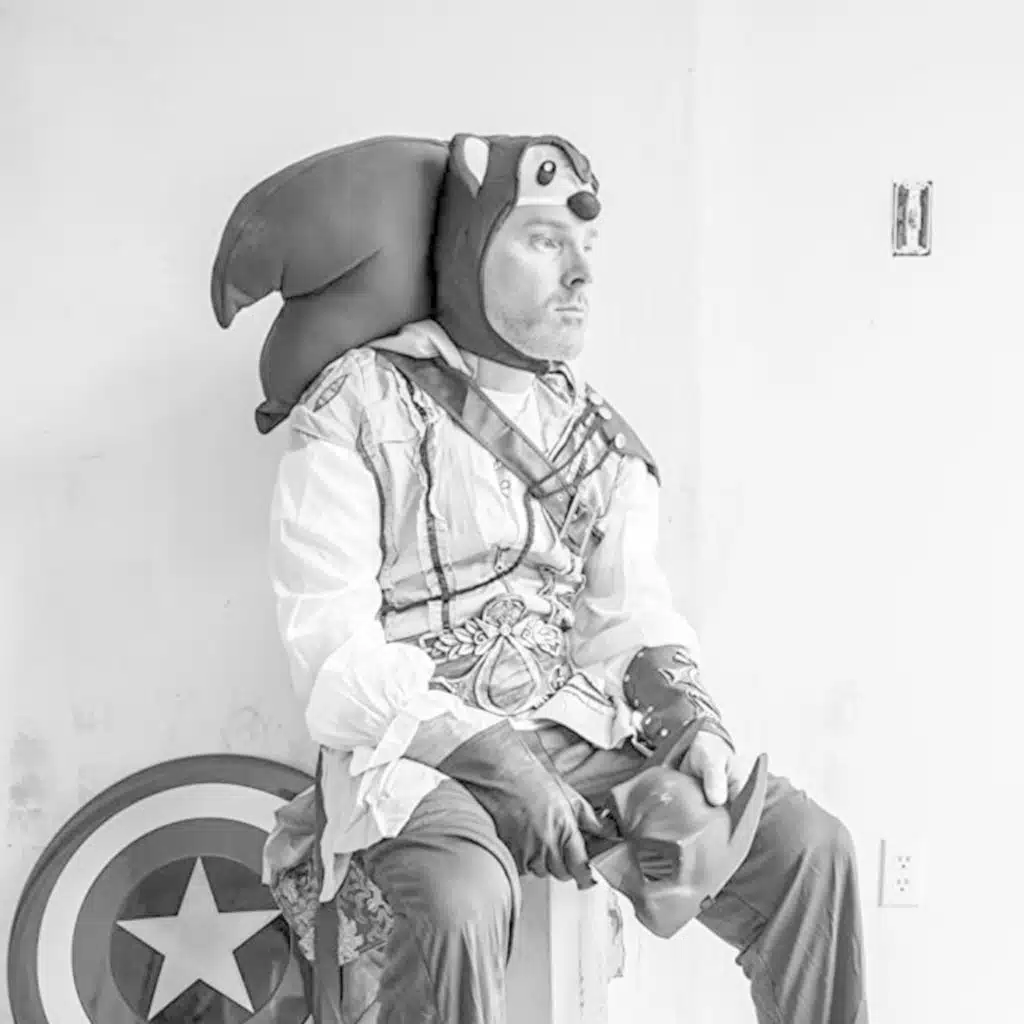 Voice Actor, Roger Craig Smith (Ezio Auditore, Chris Redfield, Batman, Sonic the Hedgehog) 