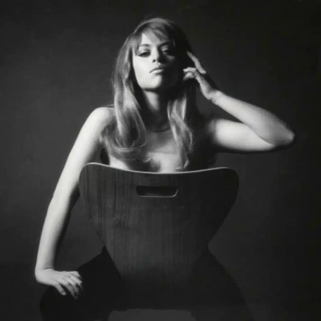 Episode 30 ft. Edina Ronay