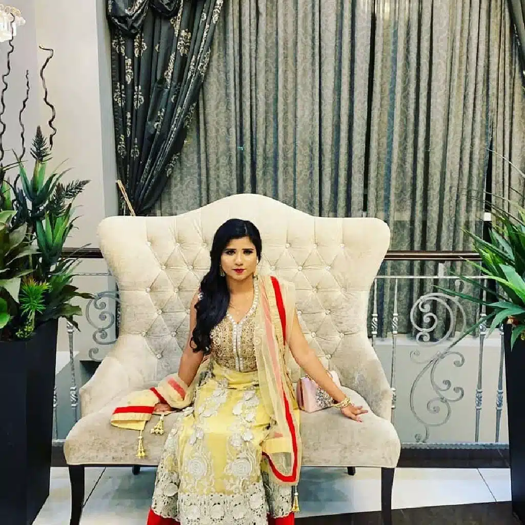 Nayab Desi