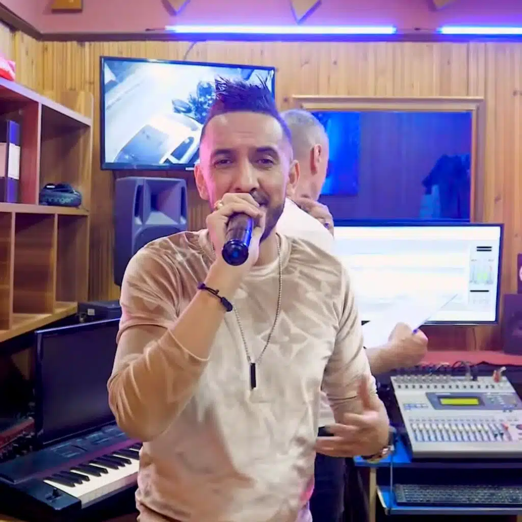 ديريها في عقلك تلعبي نقتلك (feat. Hichem Smati & dj adel)