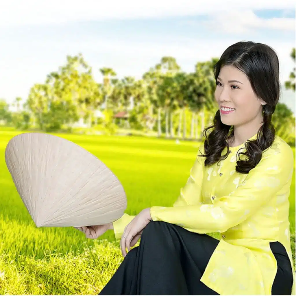 Yêu Cái Mặn Mà (feat. Nguyễn Bình)