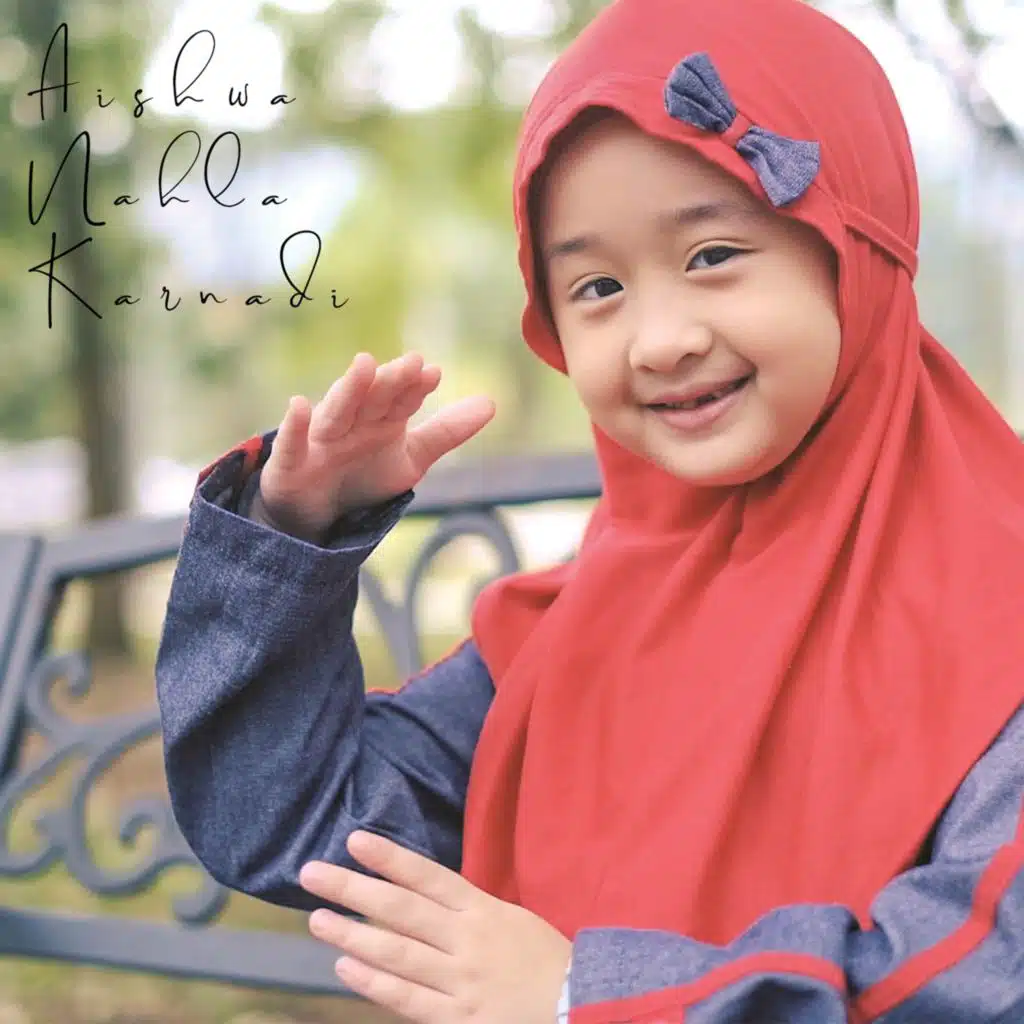 Wahdana (Keluarga Nahla) [feat. Qeisya Nahla, Ayesa Nahla & Abi Nahla]