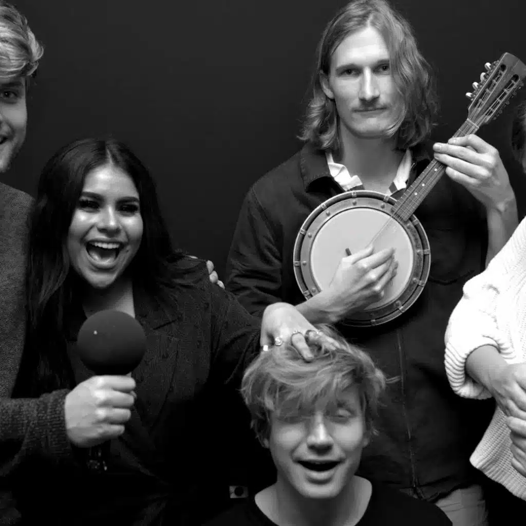Linnea Henriksson vs. Sandro Cavazza