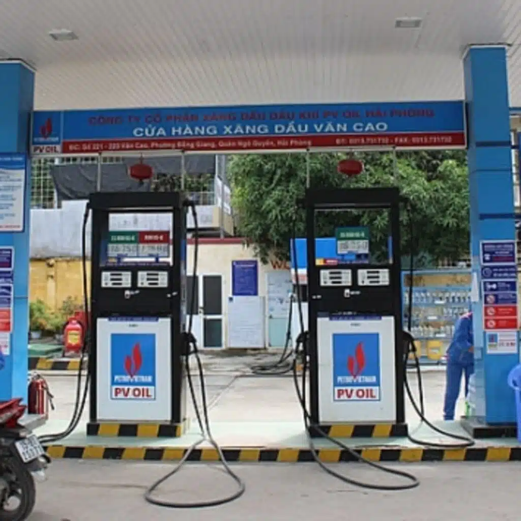 Giá xăng dầu tiếp đà lao dốc, diễn biến khó lường: Ông chủ cửa hàng xăng ‘kêu trời’ vì lỗ trăm triệu