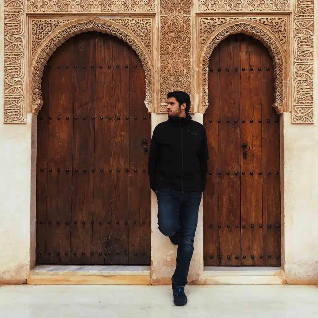 لا تخفِ مافعلت بك الأشواق