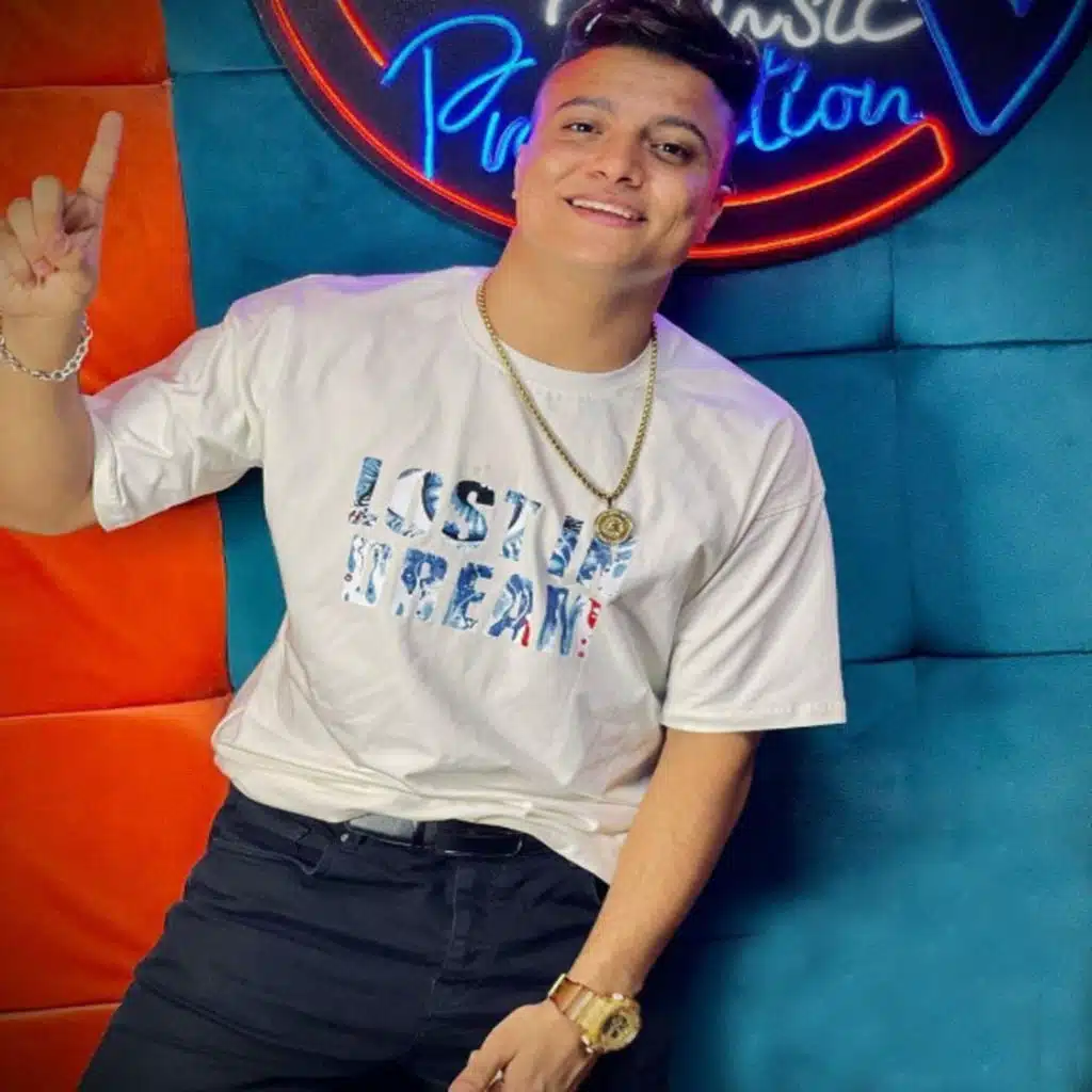 انا بحبني موت