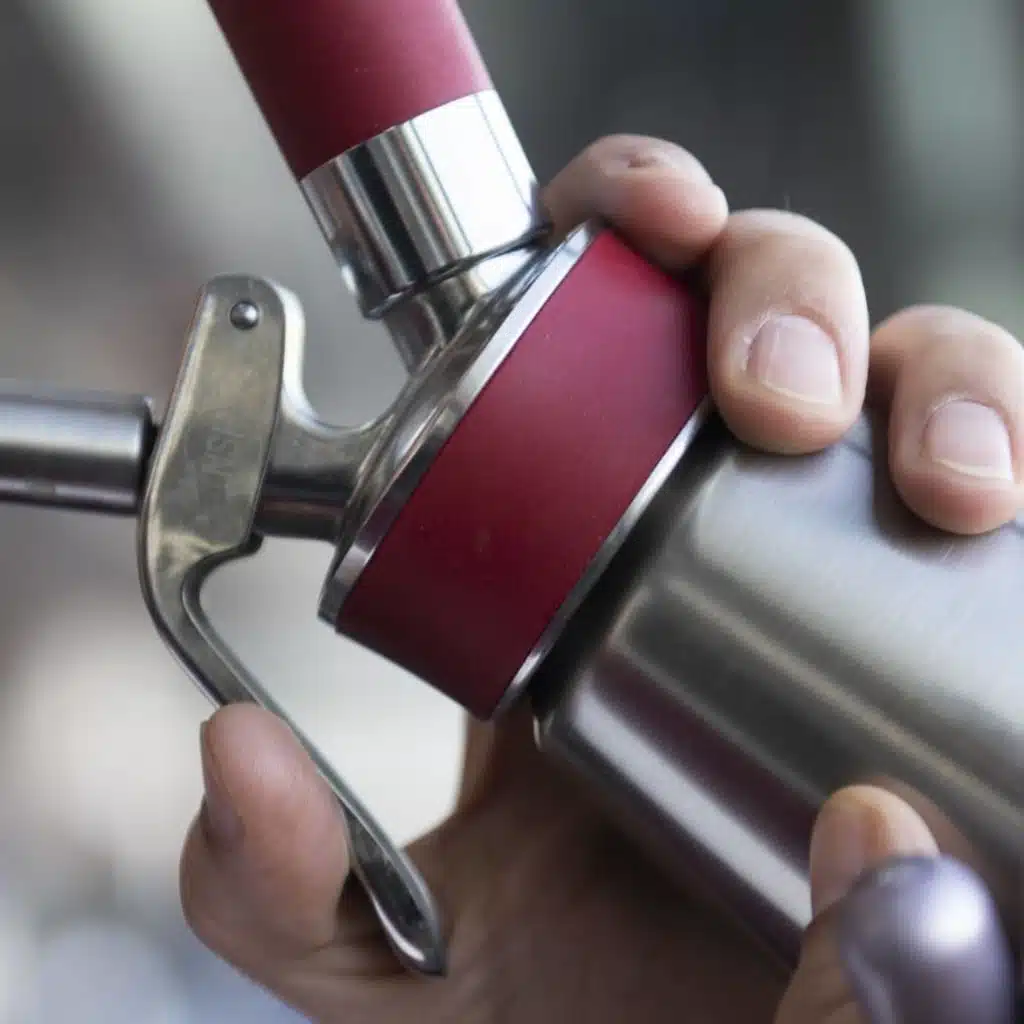 القبض على صبي بعد نشره تهديدات على مواقع التواصل الاجتماعي ... وأخبار أخرى