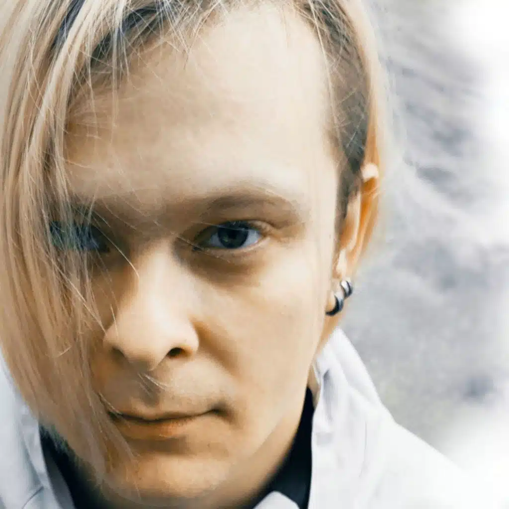 В спину мира