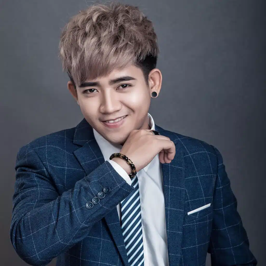 Cần Một Câu Trả Lời