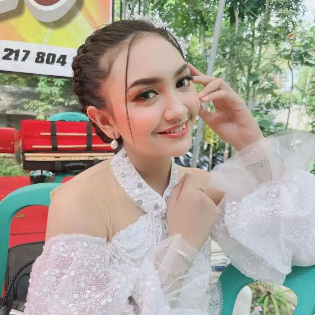 Ojo Dibandingke (feat. Jihan Audy)