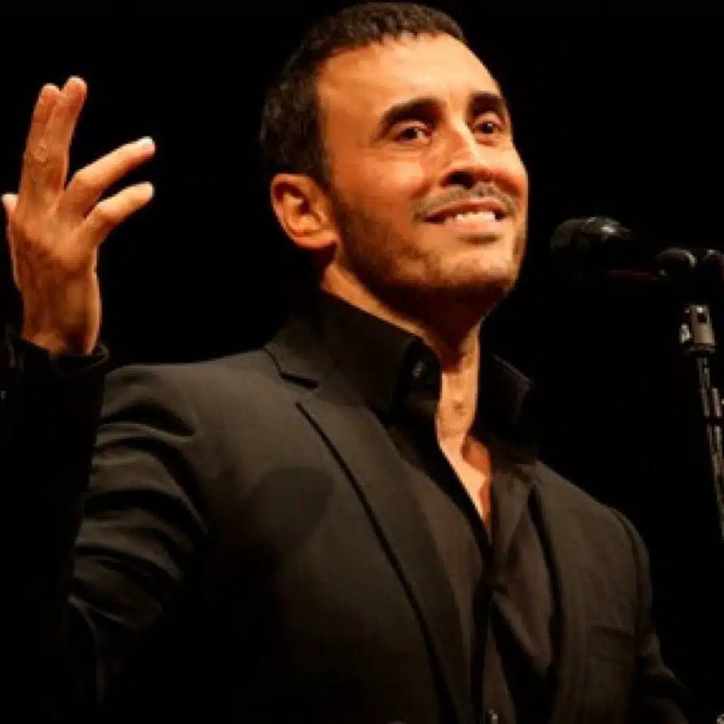 بفكر في اللي ناسيني