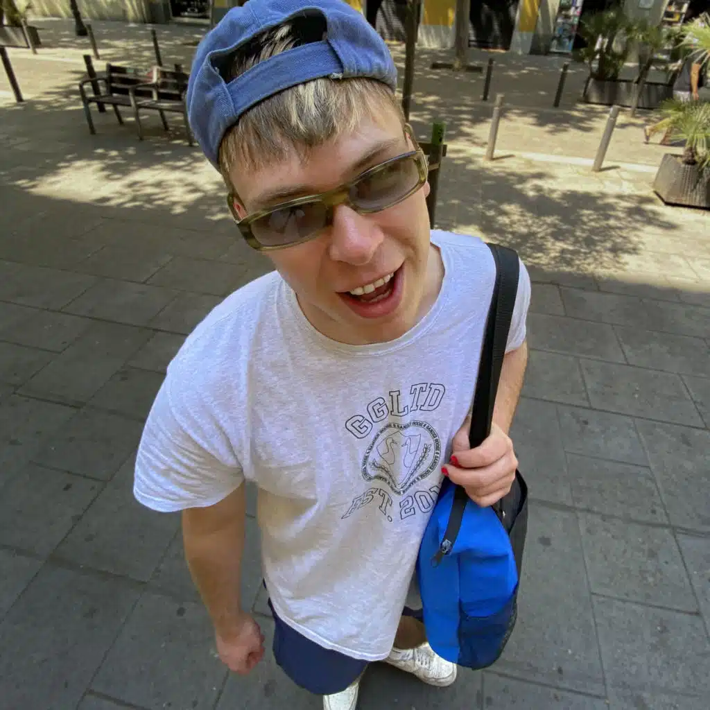 Beat Goes On (Rhythm to the Brain) [Visualiser Video]