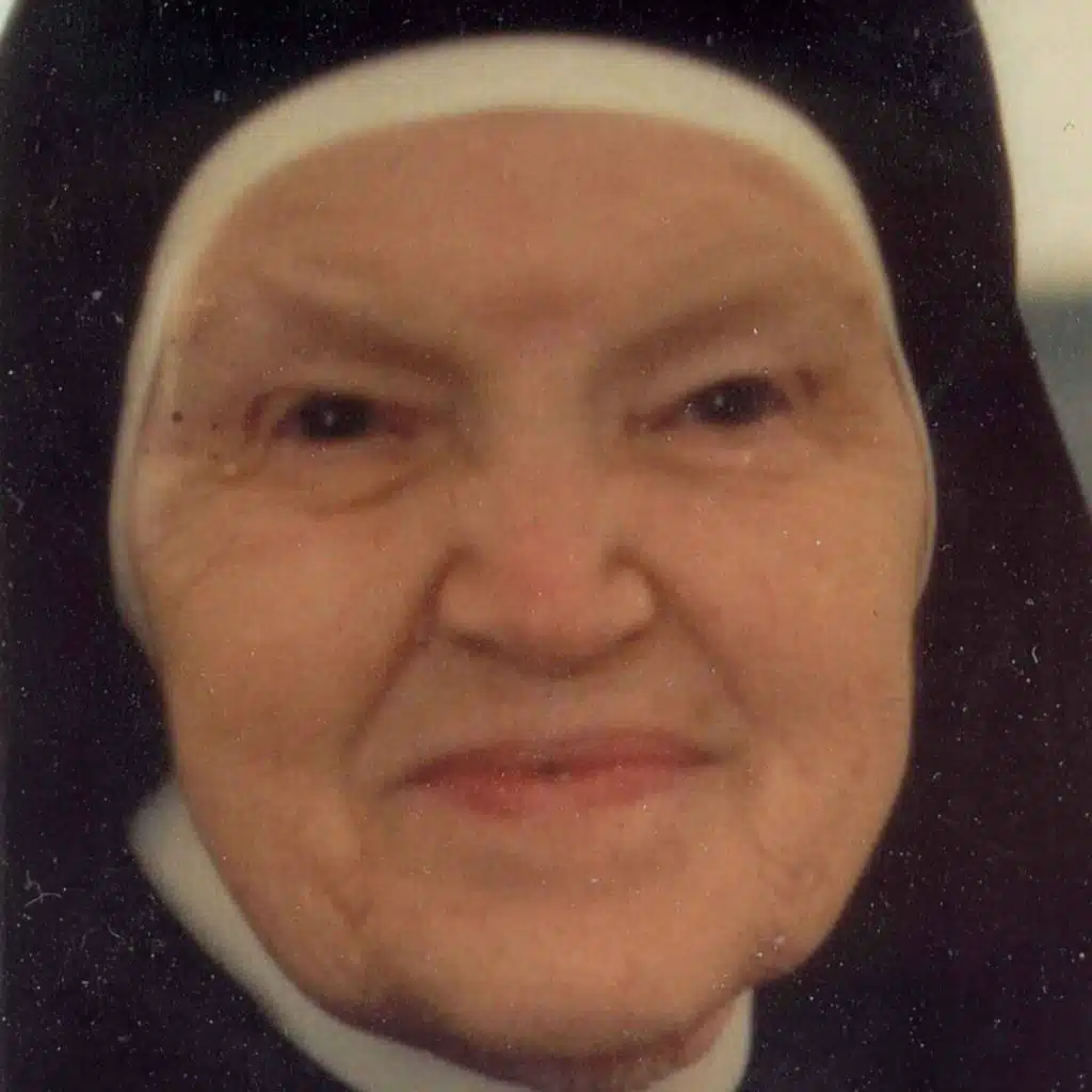 4.26 Pascalina Lehnert (2) The powerful virgin