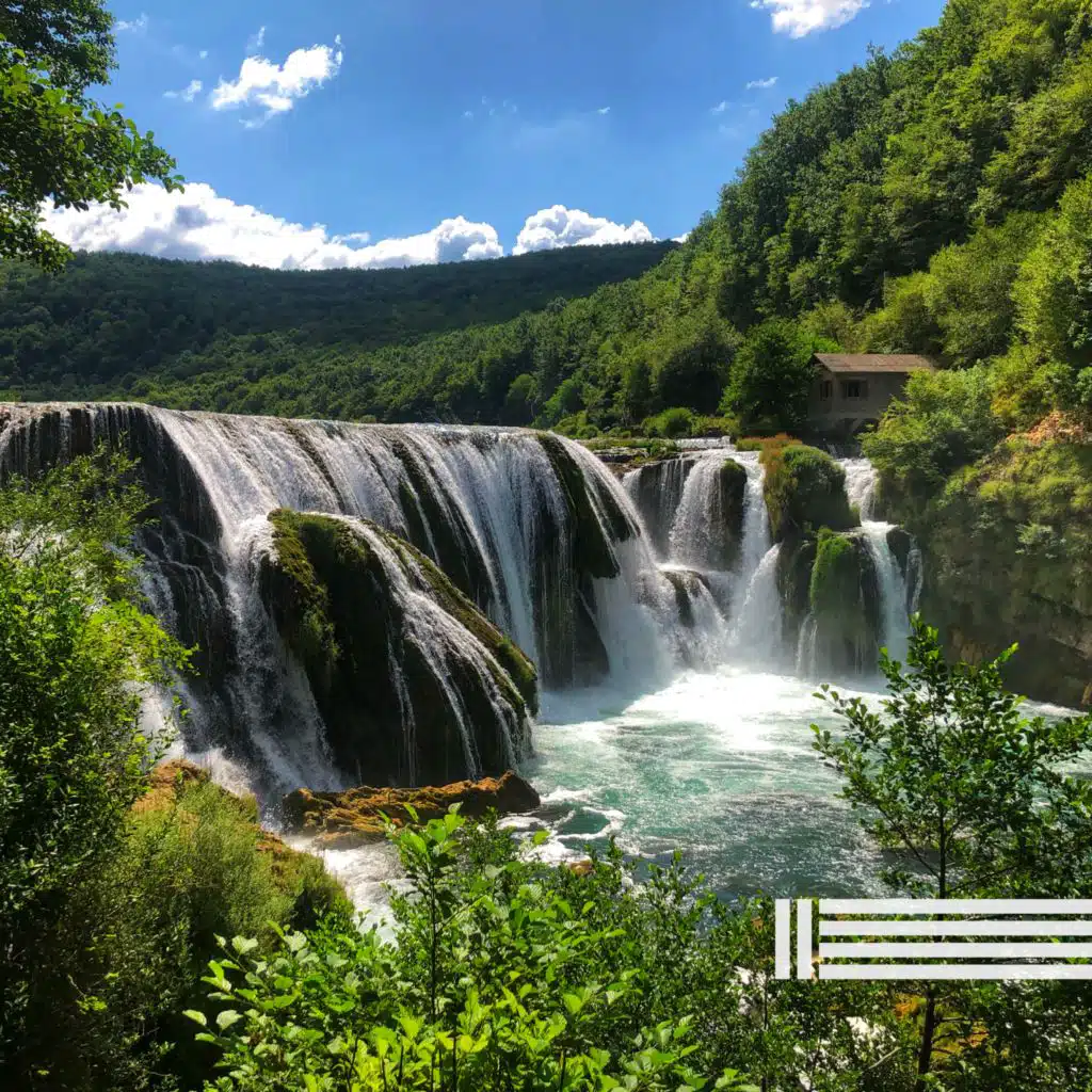 Sleepy Waterfall (Loopable)