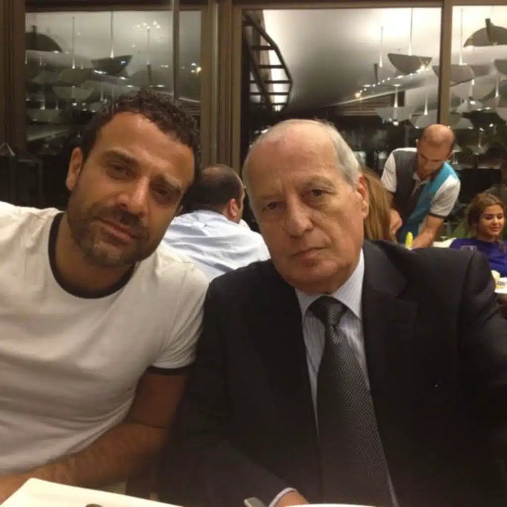 بكتب اسمك يا بلادي