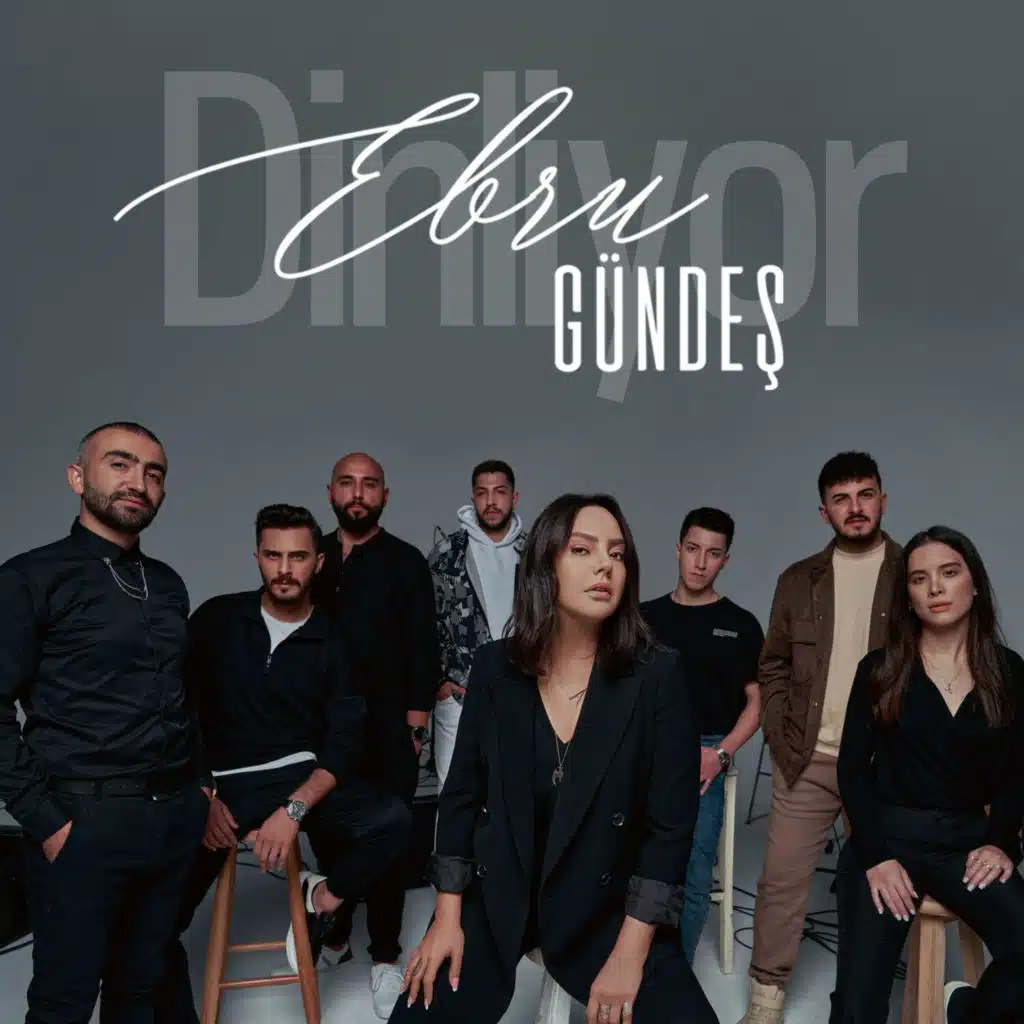 Ebru Gündeş Dinliyor