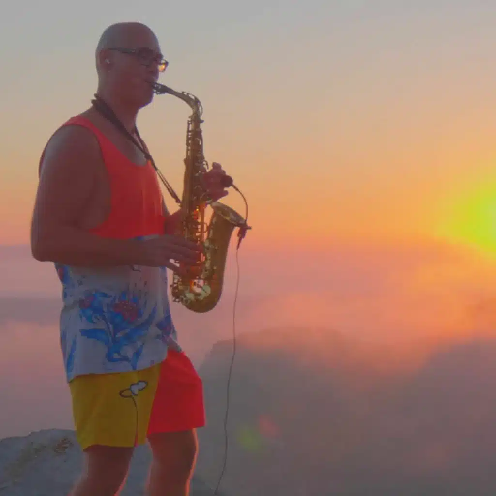 Syntheticsax - Above The Clouds In Good Spirits
