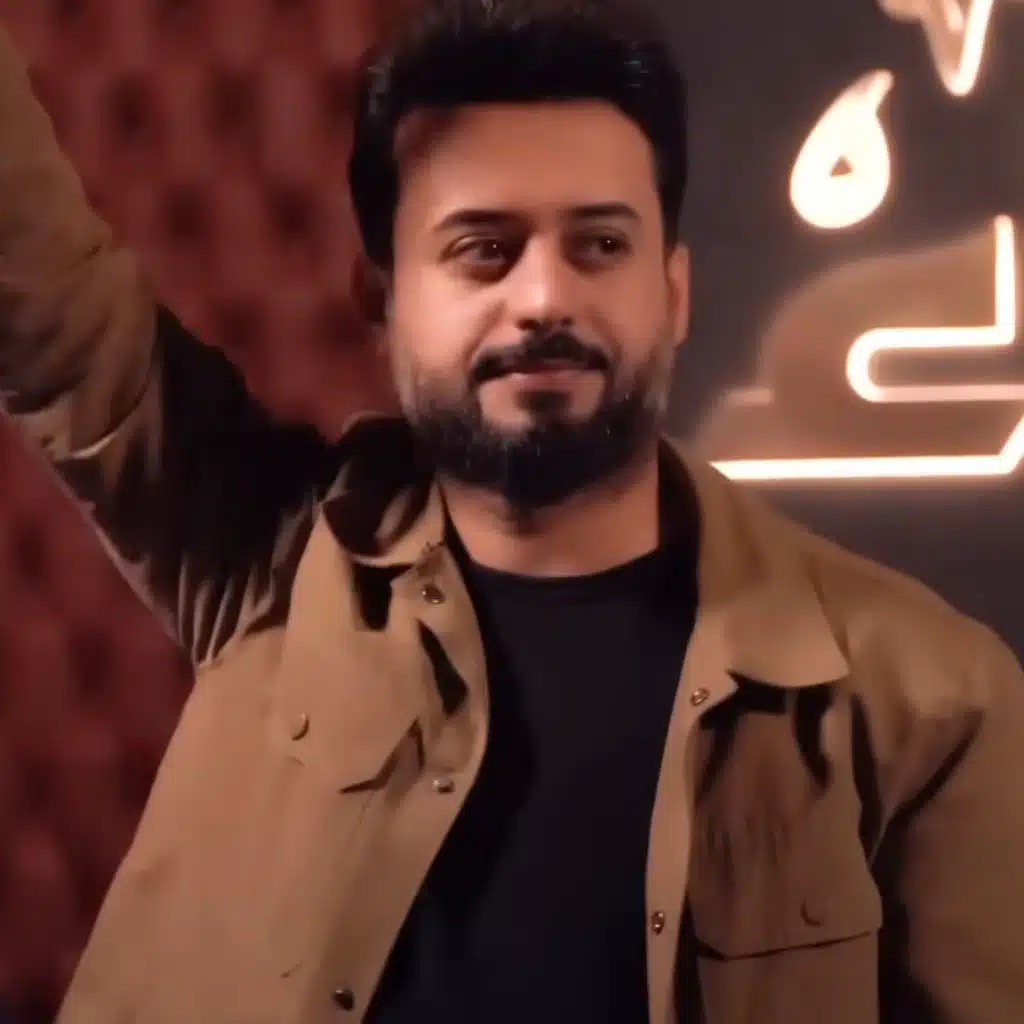 شال الكاس بيده