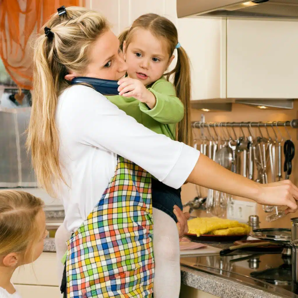 Die Hausfrau – Was Care-Arbeit mit Kapitalismus zu tun hat