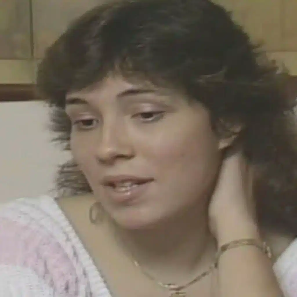 مراهقة توقع بقاتل متسلسل 