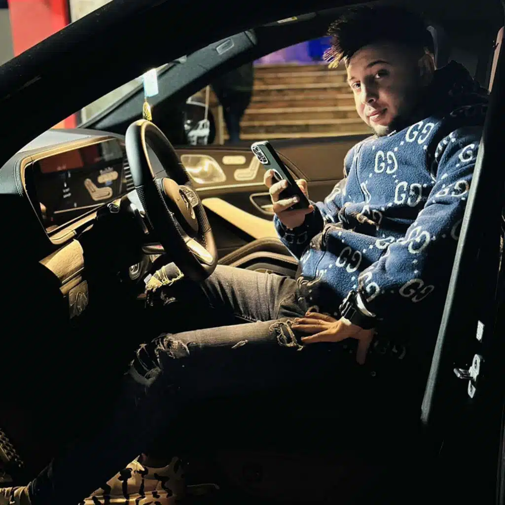 Ma Raha Radia 3lik (feat. Manini)