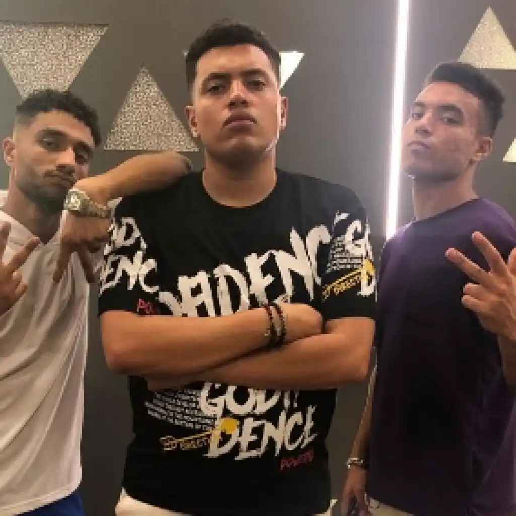 علم في بلدي زي البحر والفنر