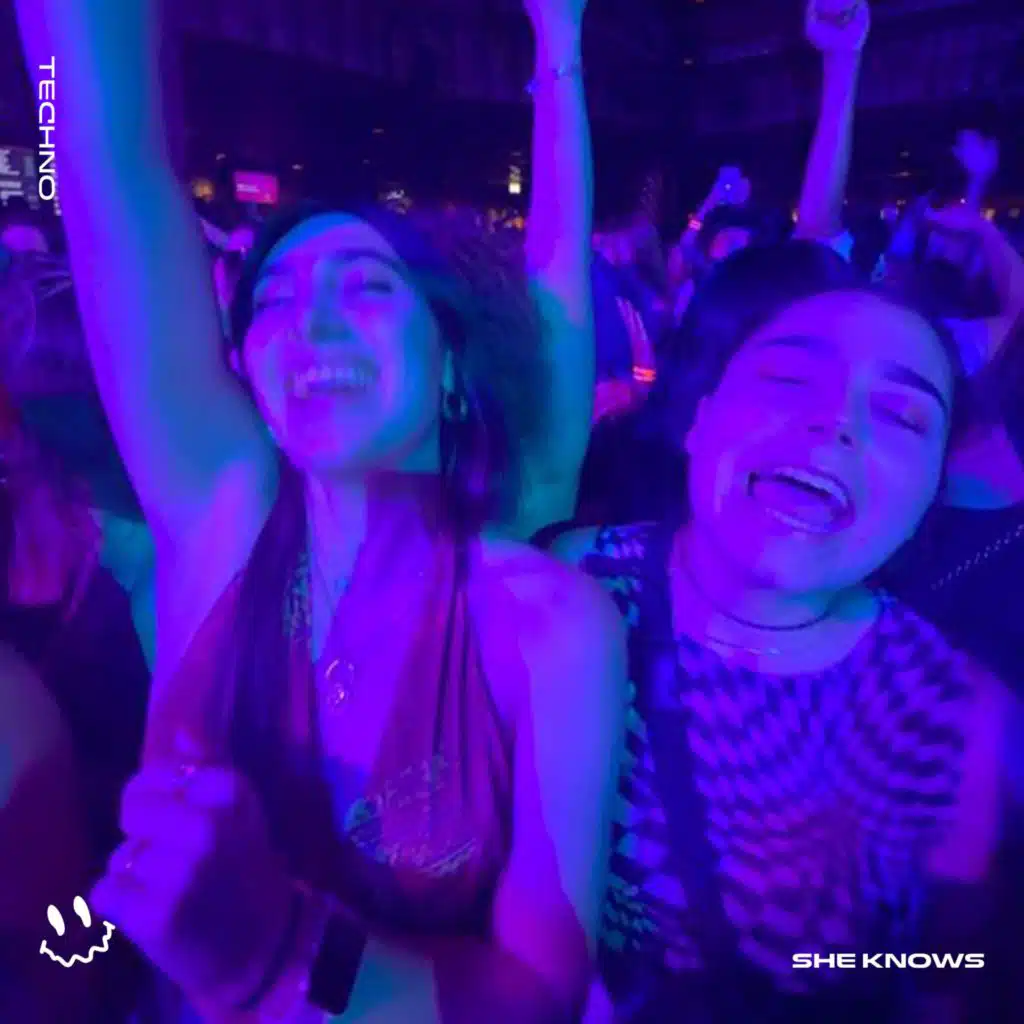 SHE KNOWS (TECHNO)