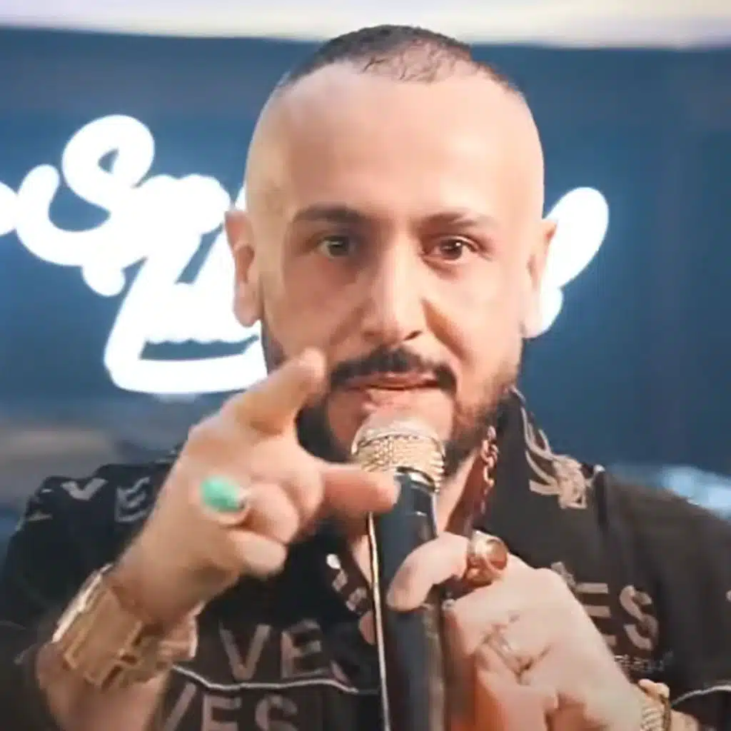 بالساحة أنا الأول