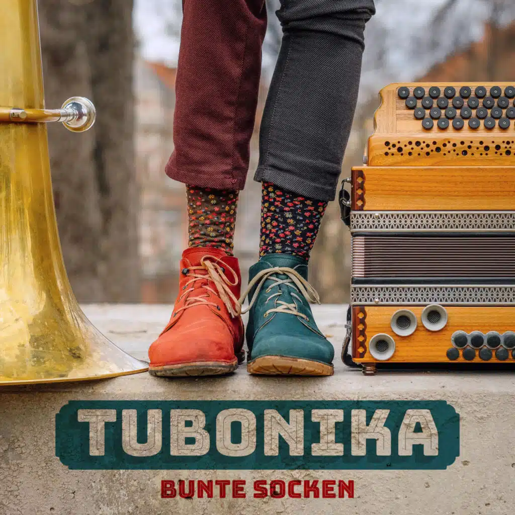 Updown Tango (feat. Moritz Weiß & Lukas Lauermann)