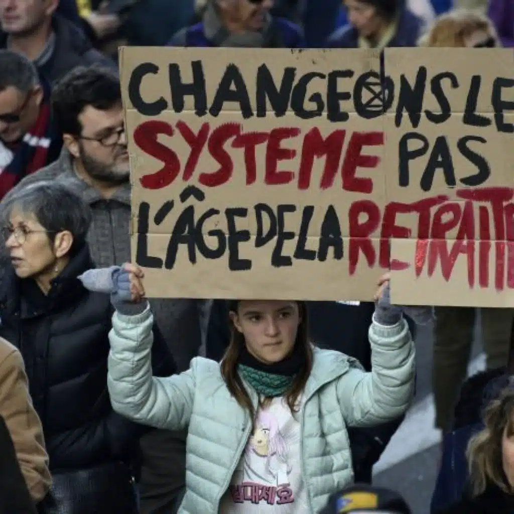 فرنسا: رغم استمرار الاحتجاجات ضده، المصادقة على مشروع قانون تعديل نظام التقاعد