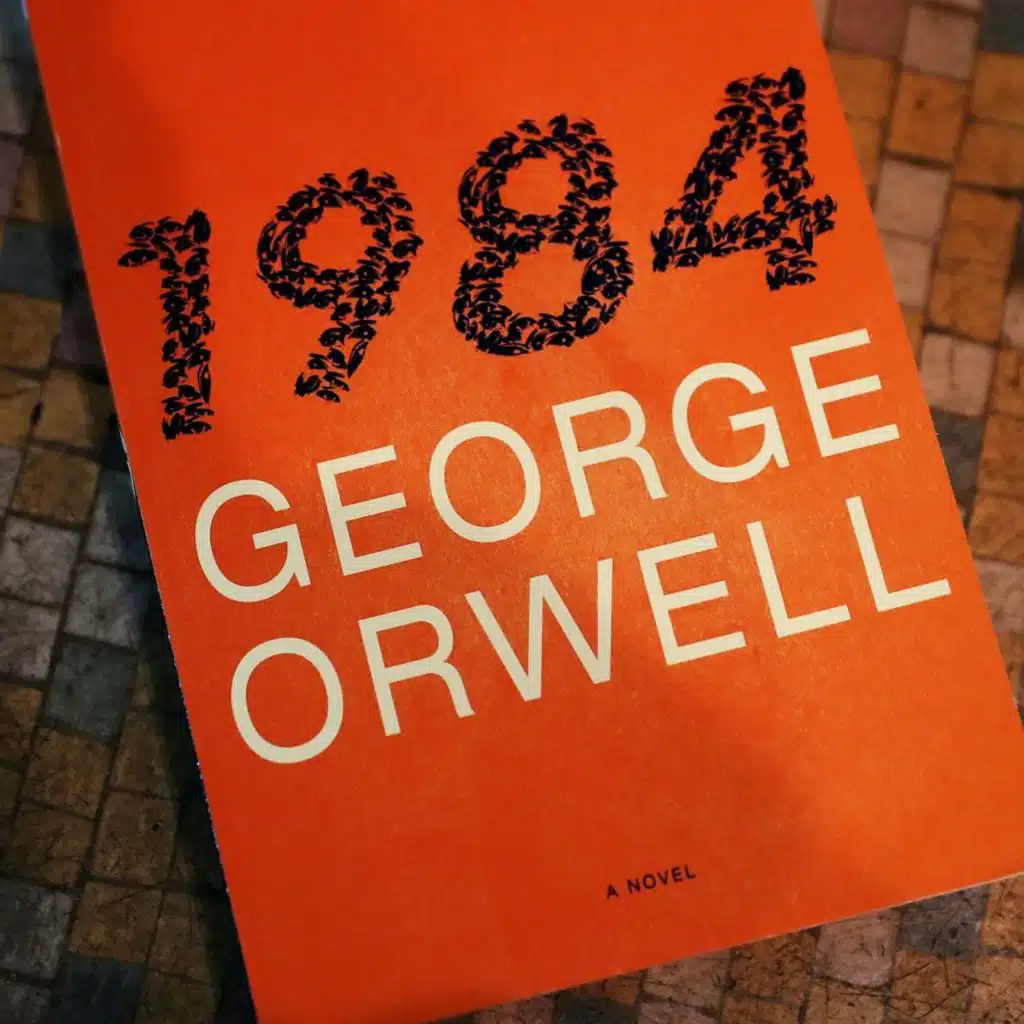 بودكاست ساندوتش ورقي: رواية 1984