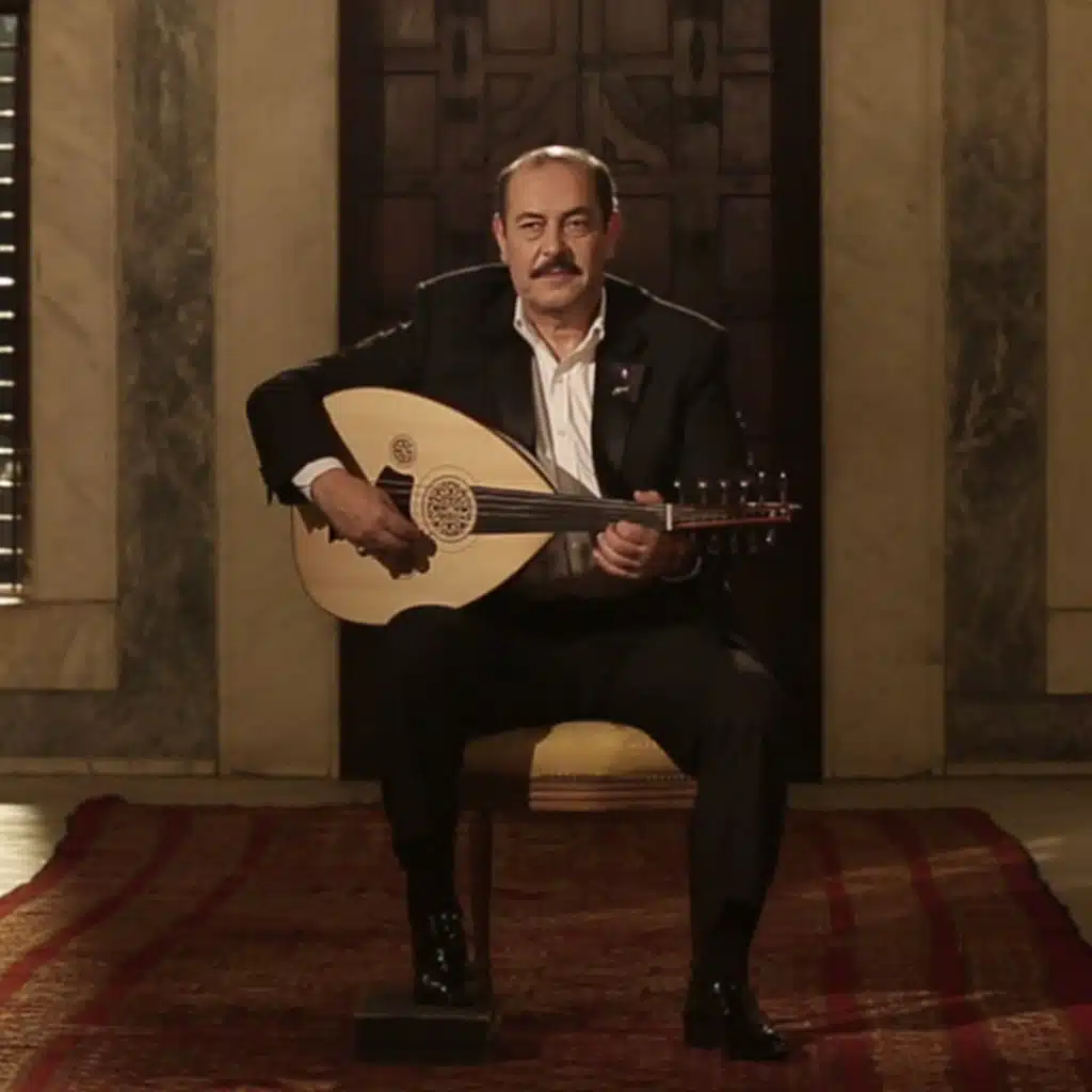 سبحان من رفع السماء