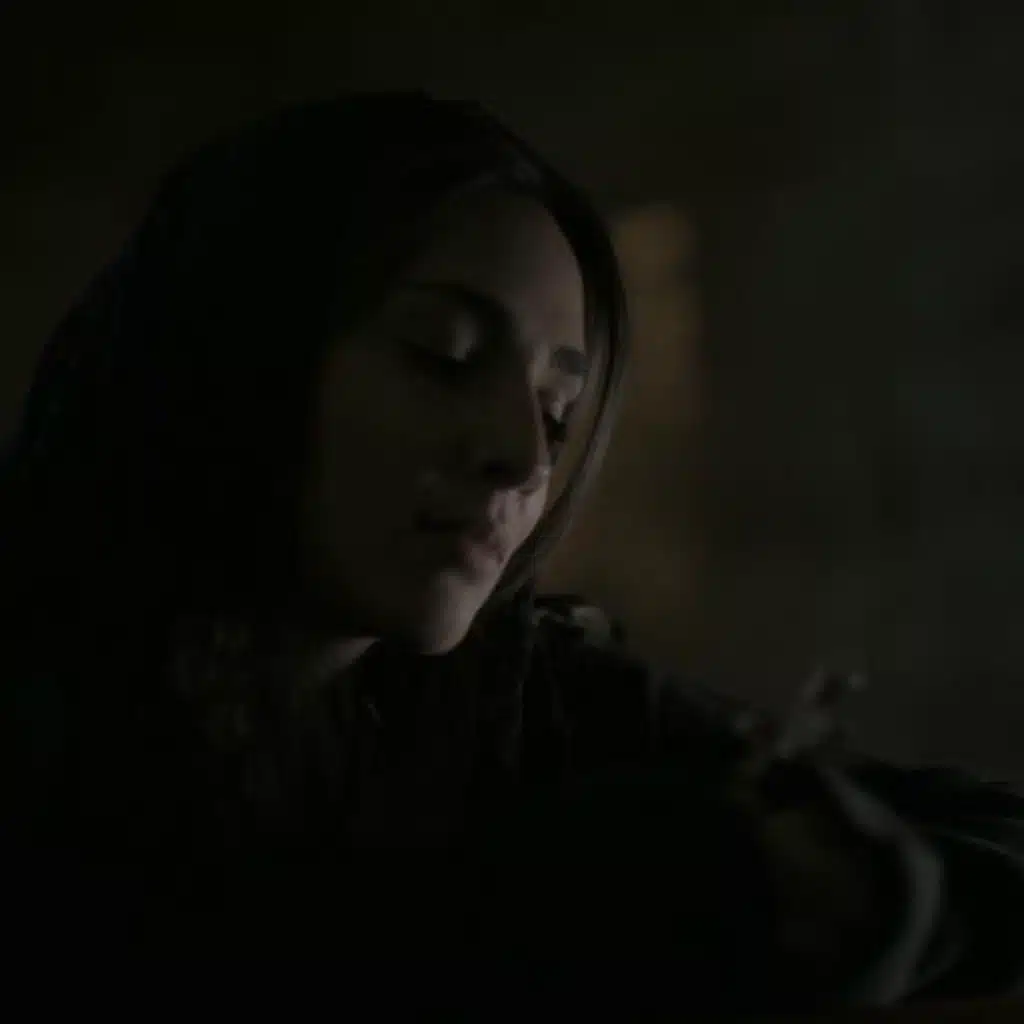 أمامك أيها المصلوب